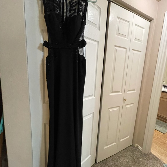 Black Evening Gown - Picture 3 of 4